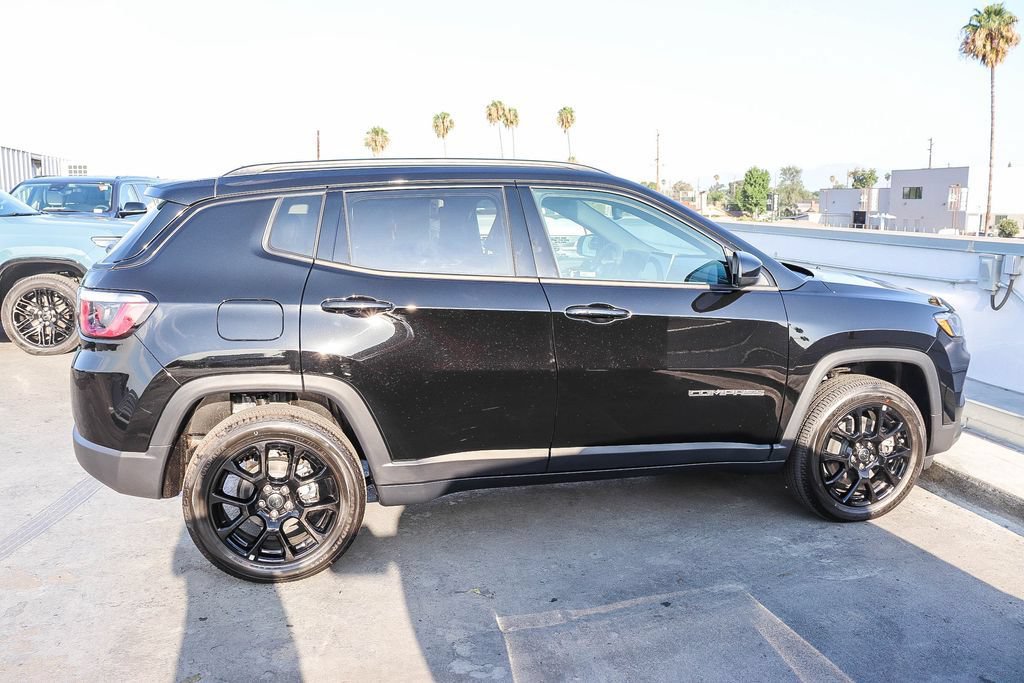 New 2026 Jeep Compass Latitude AWD/4WD image 13