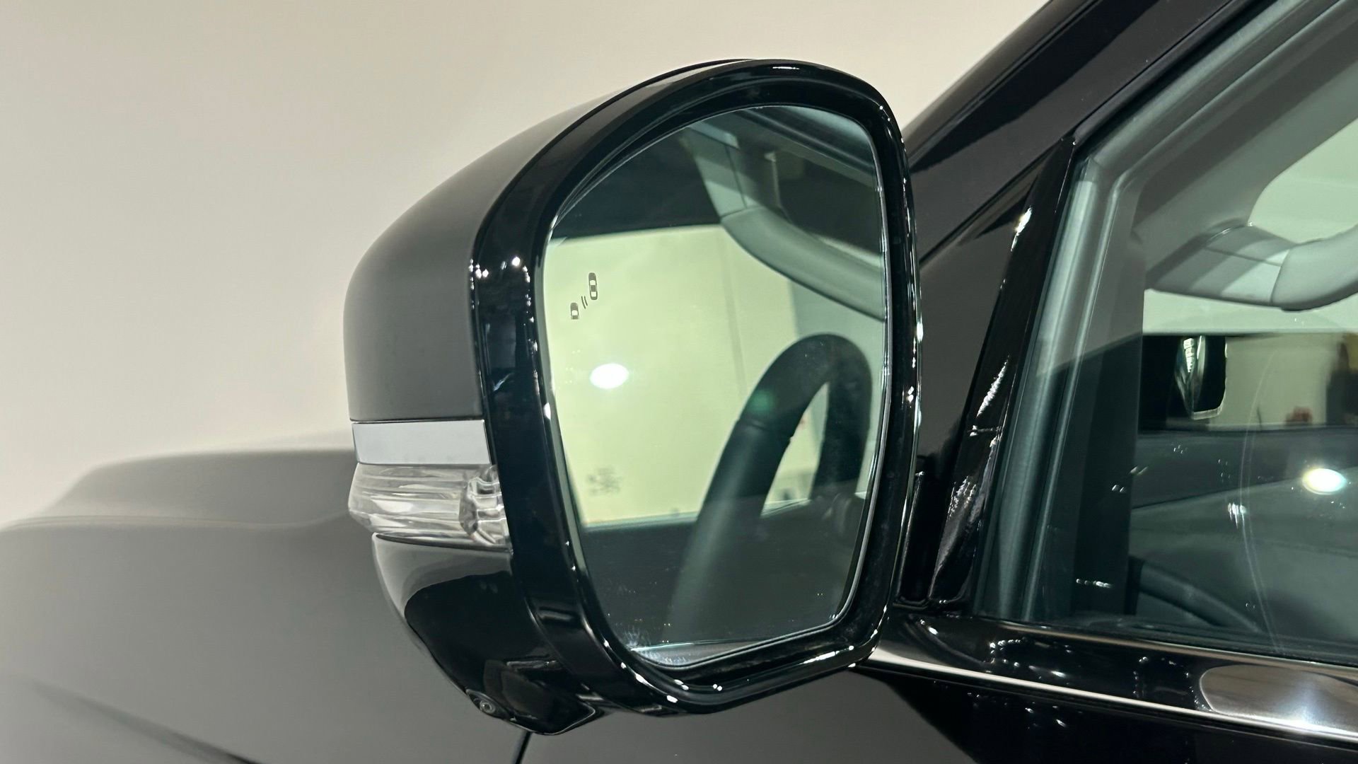New 2026 Lincoln Navigator Premiere AWD/4WD image 18