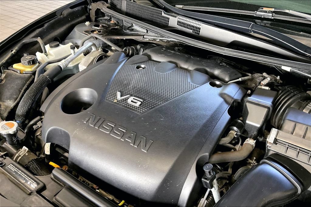 Used 2023 Nissan Maxima SR FWD image 28
