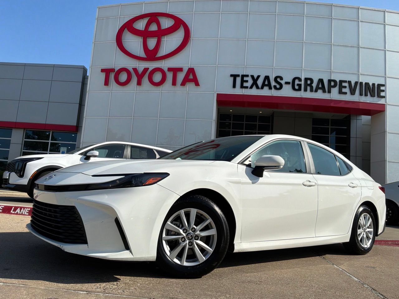 Used 2025 Toyota Camry LE FWD image 2