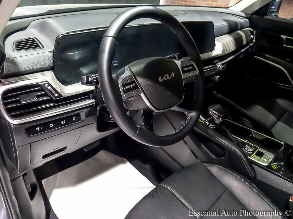 Used 2025 Kia Telluride EX w/ EX Captain's Chair Package AWD/4WD image 15