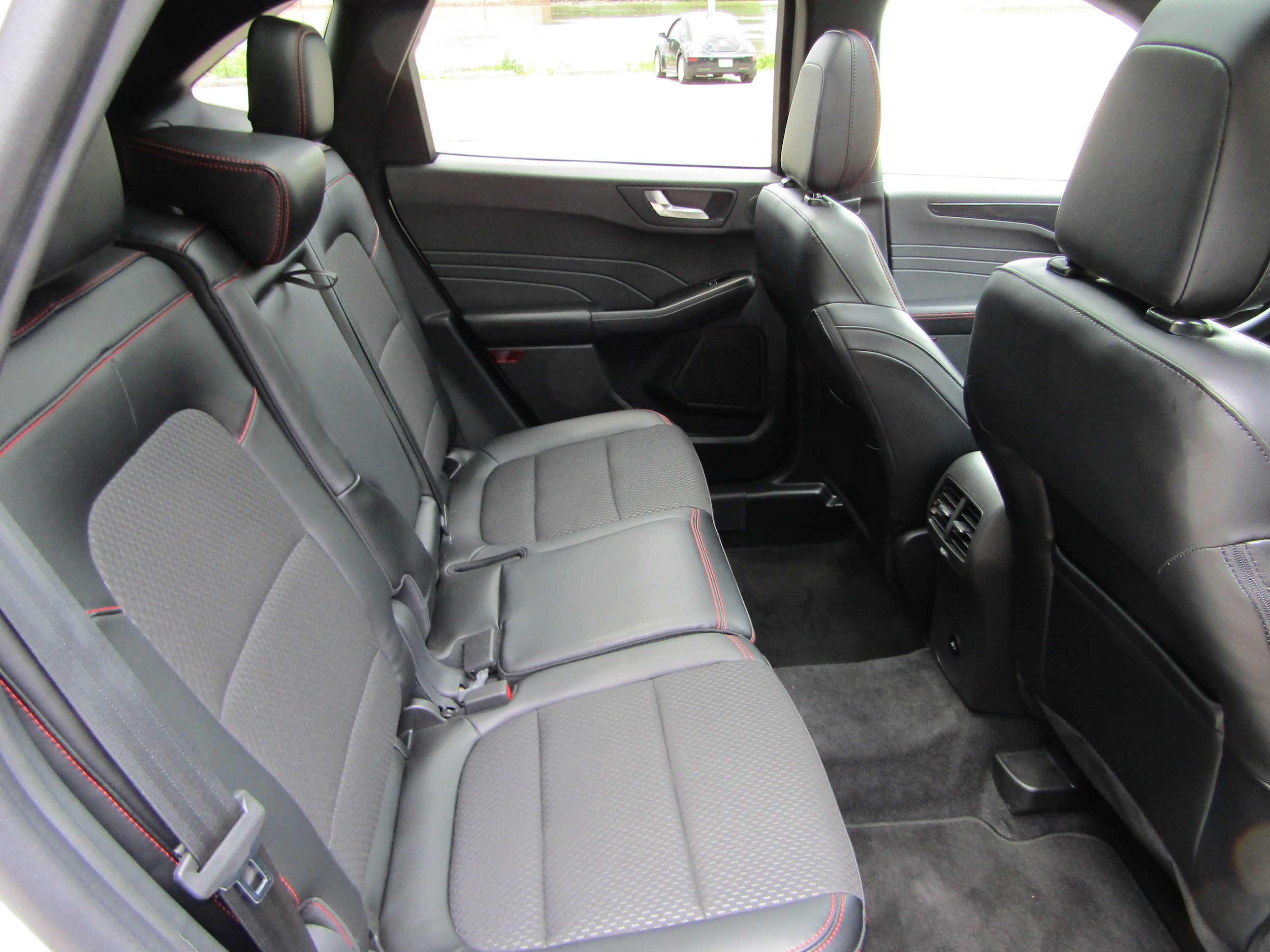 Used 2024 Ford Escape ST-Line Select w/ Tech Pack #2 AWD/4WD image 16