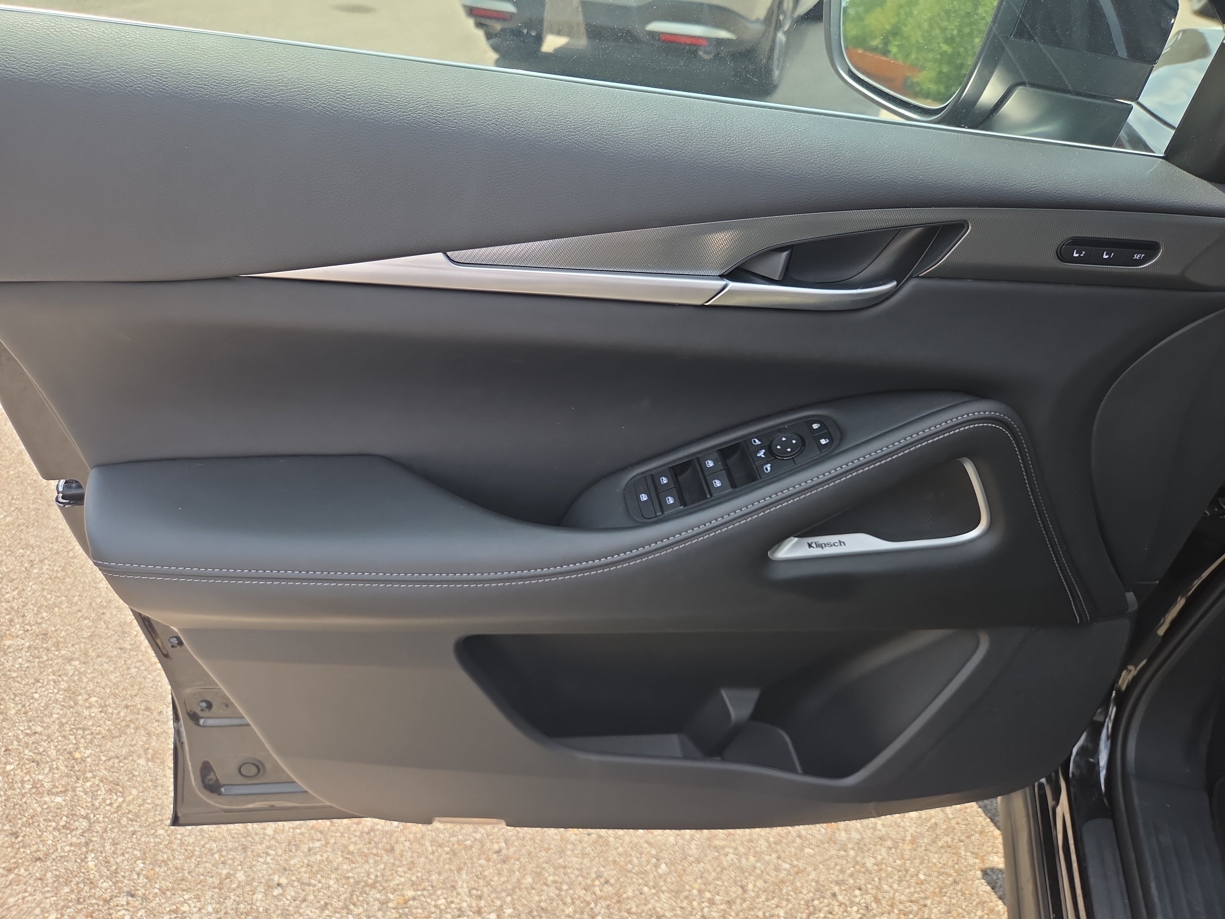 Used 2027 INFINITI QX60 Luxe w/ Cargo Package FWD image 6