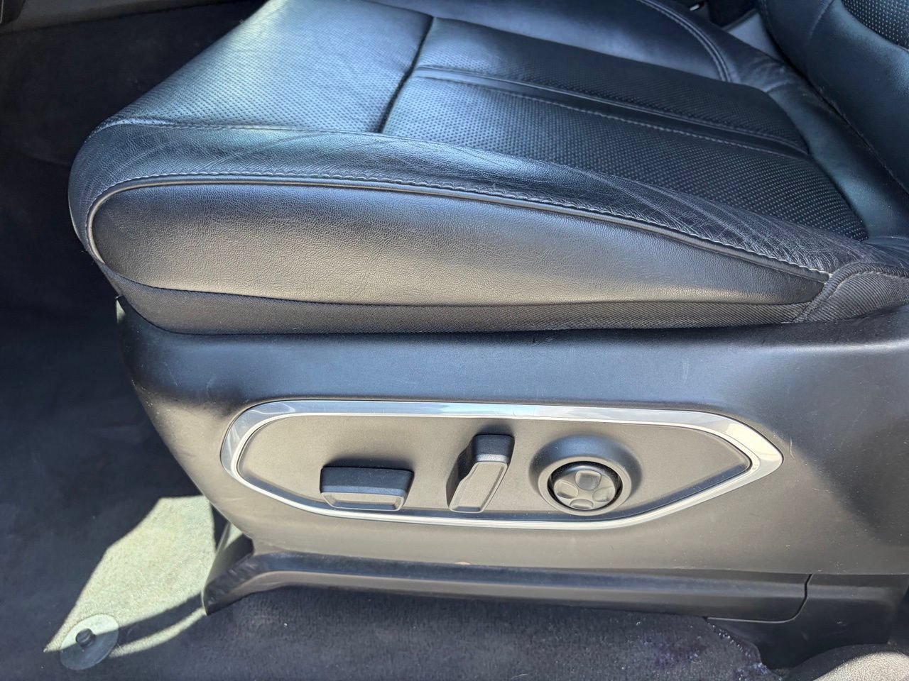 Used 2024 Jeep Wagoneer Series II w/ Flexible Seating Group AWD/4WD image 4