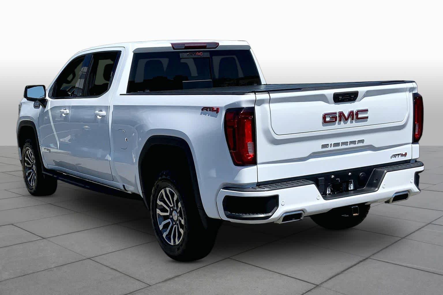 Used 2022 GMC Sierra 1500 AT4 w/ AT4 Premium Package AWD/4WD image 12