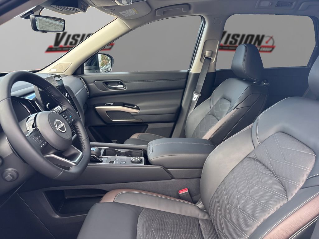 New 2025 Nissan Pathfinder Platinum w/ Lighting Package (N92) image 7