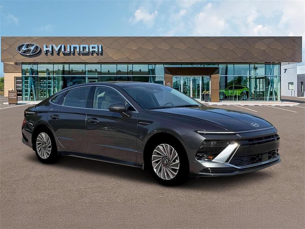 New 2026 Hyundai Sonata SEL FWD image 3
