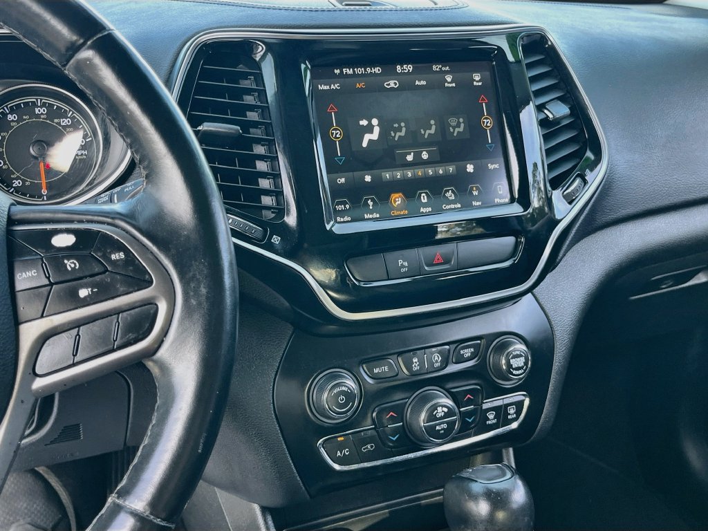 Used 2019 Jeep Cherokee Limited AWD/4WD image 16