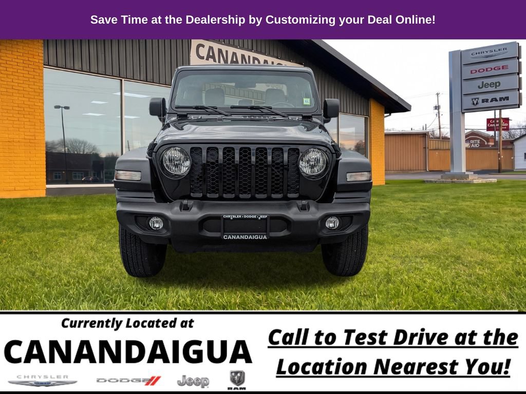 Used 2022 Jeep Gladiator Sport AWD/4WD image 5