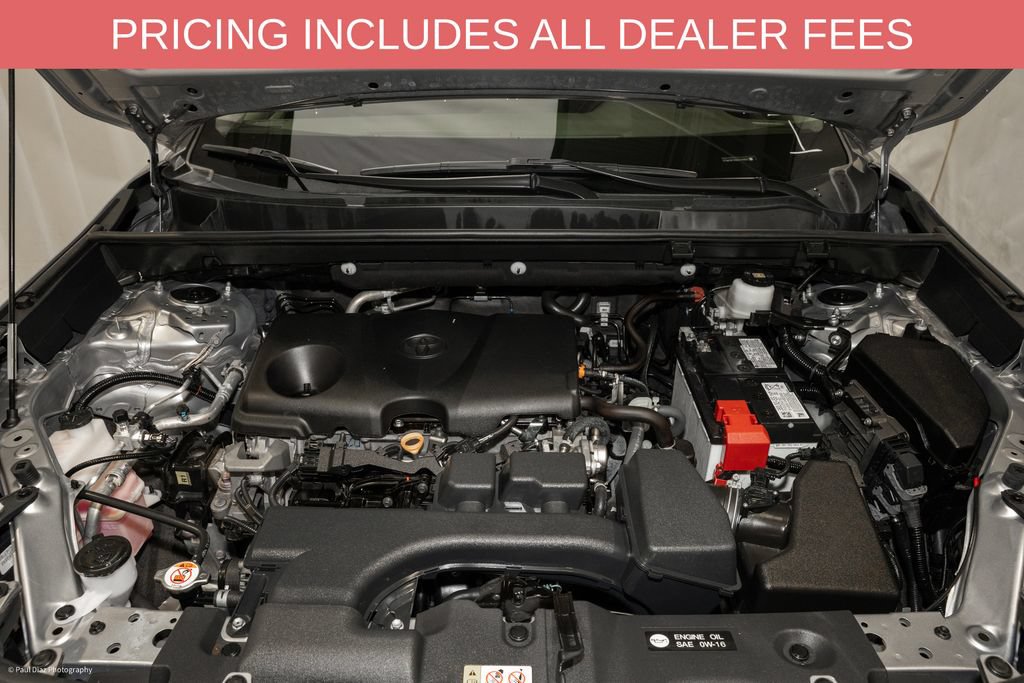 Used 2025 Toyota RAV4 XLE FWD image 18