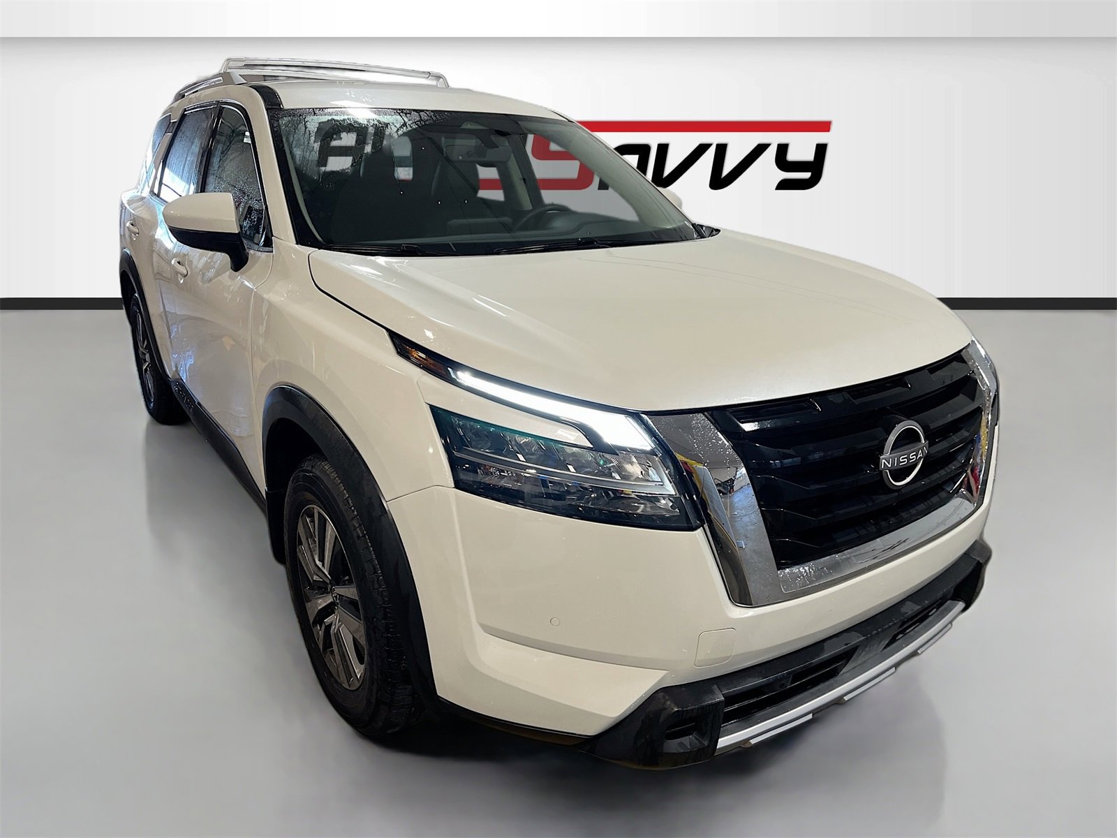 Used 2023 Nissan Pathfinder SL image 1