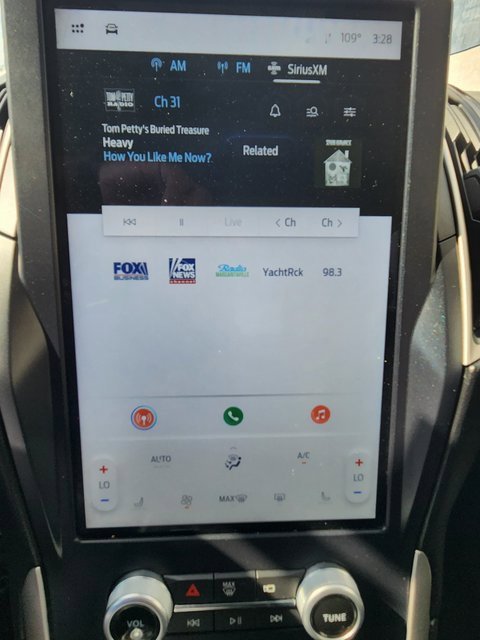 Used 2023 Ford Edge SEL image 25