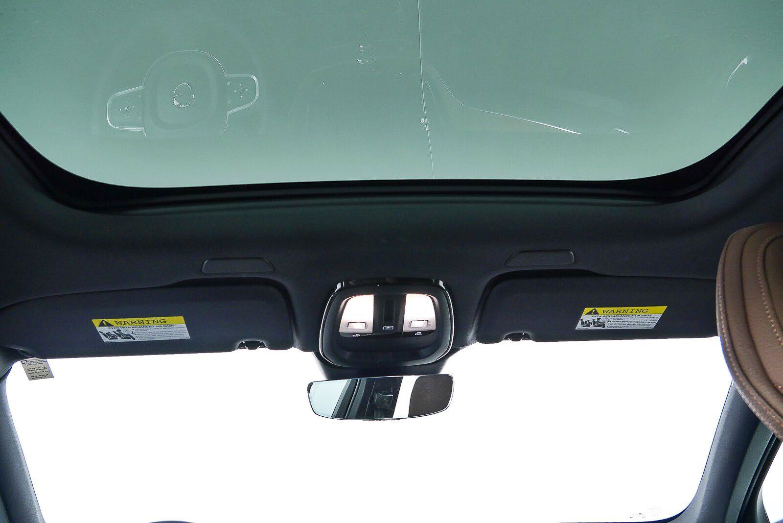 Used 2022 Volvo XC60 B5 Momentum w/ Advanced Package FWD image 16