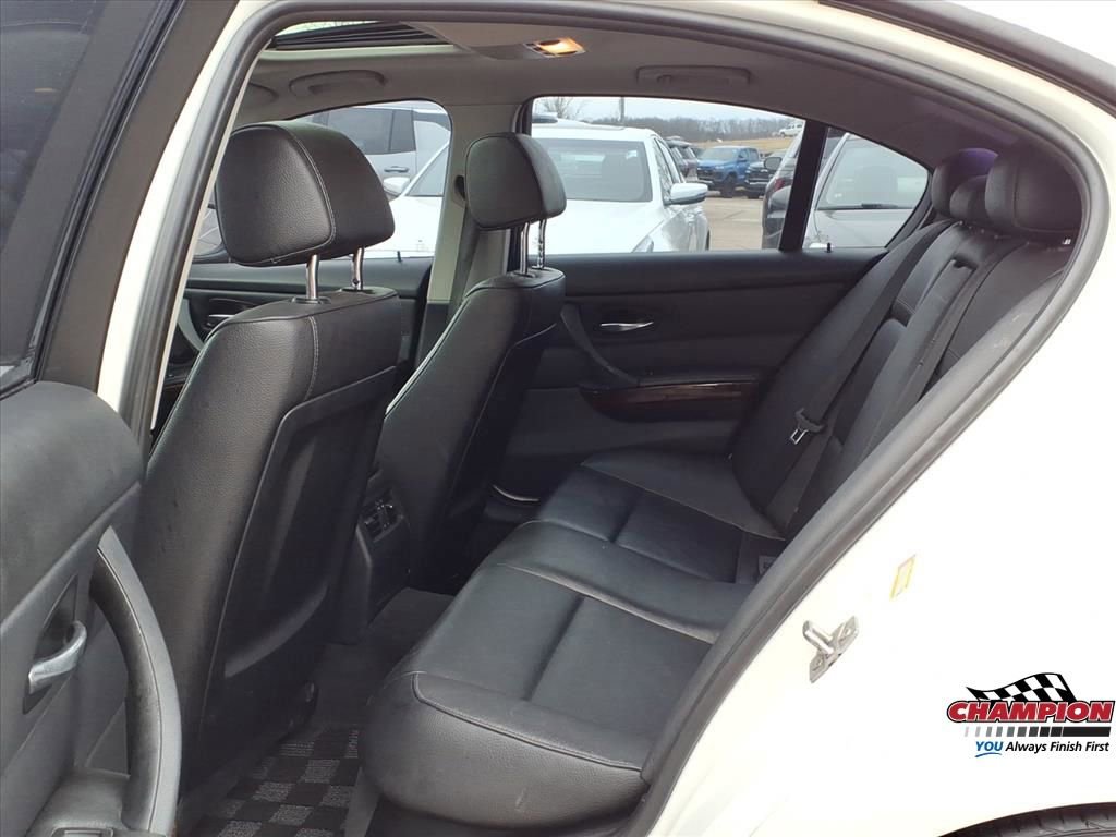 Used 2011 BMW 328i xDrive Sedan image 10