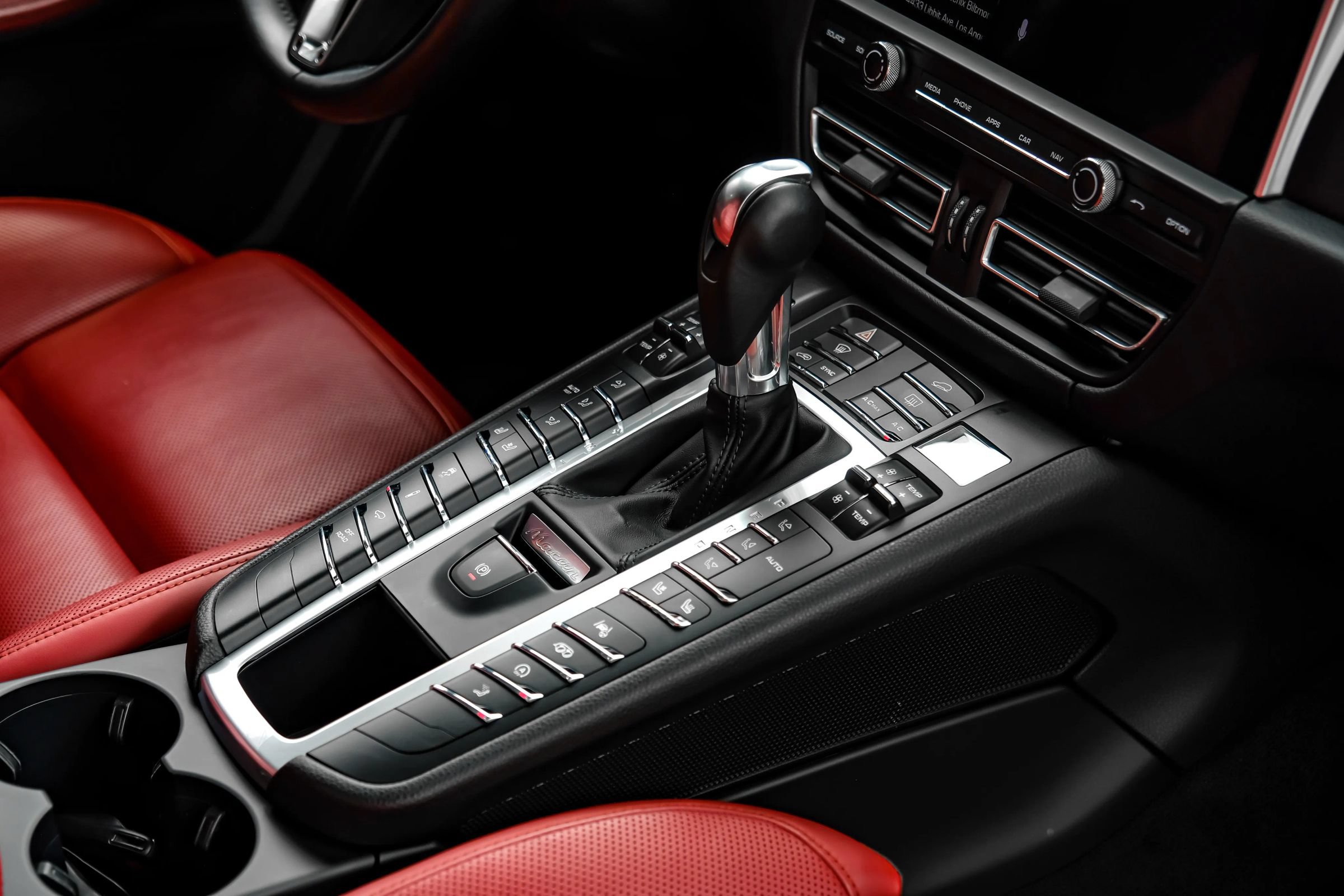 Used 2021 Porsche Macan GTS AWD/4WD image 27