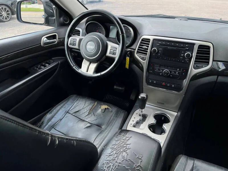 Used 2012 Jeep Grand Cherokee Laredo AWD/4WD image 14