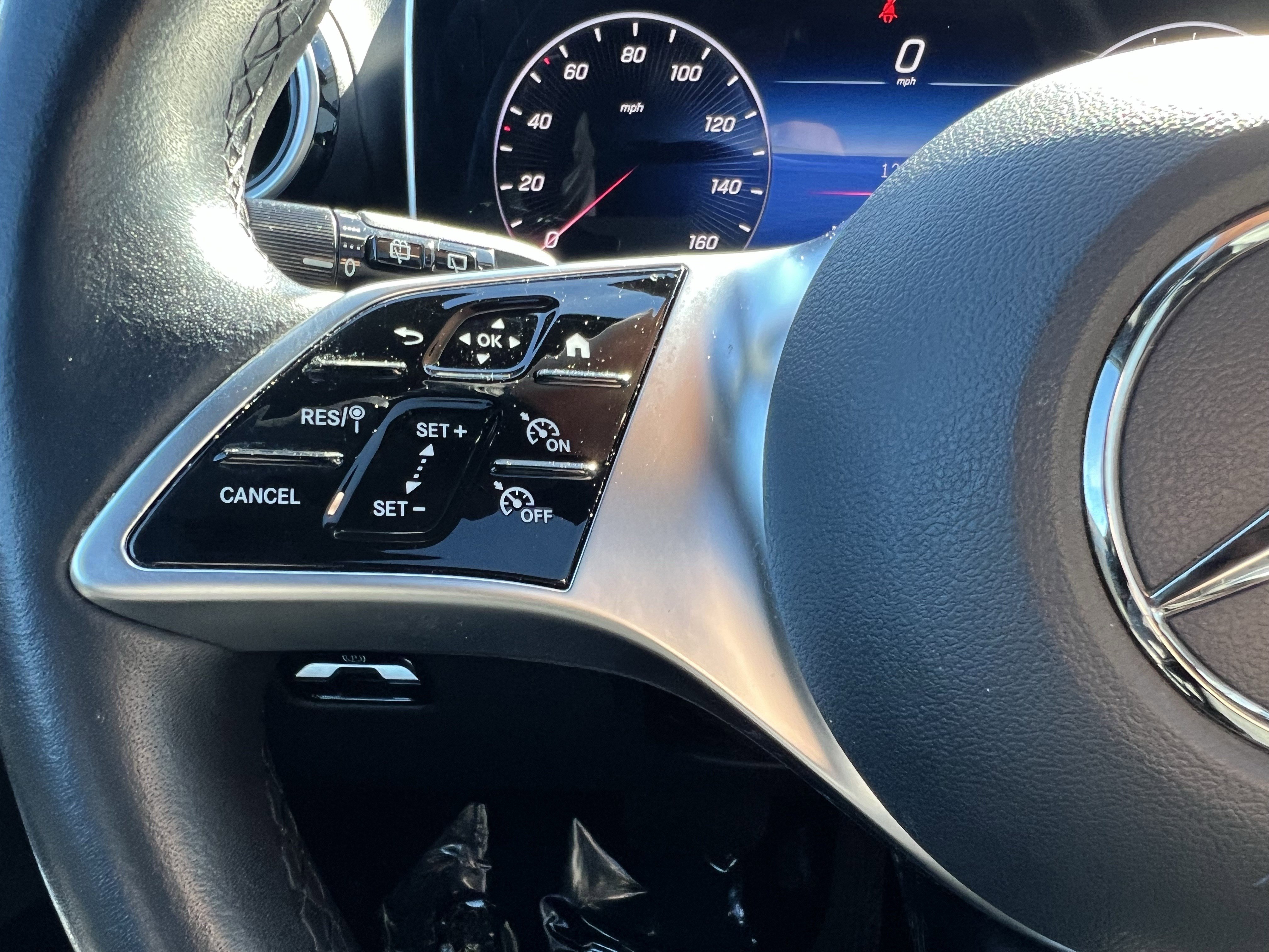 Used 2024 Mercedes-Benz GLC 300 4MATIC image 19