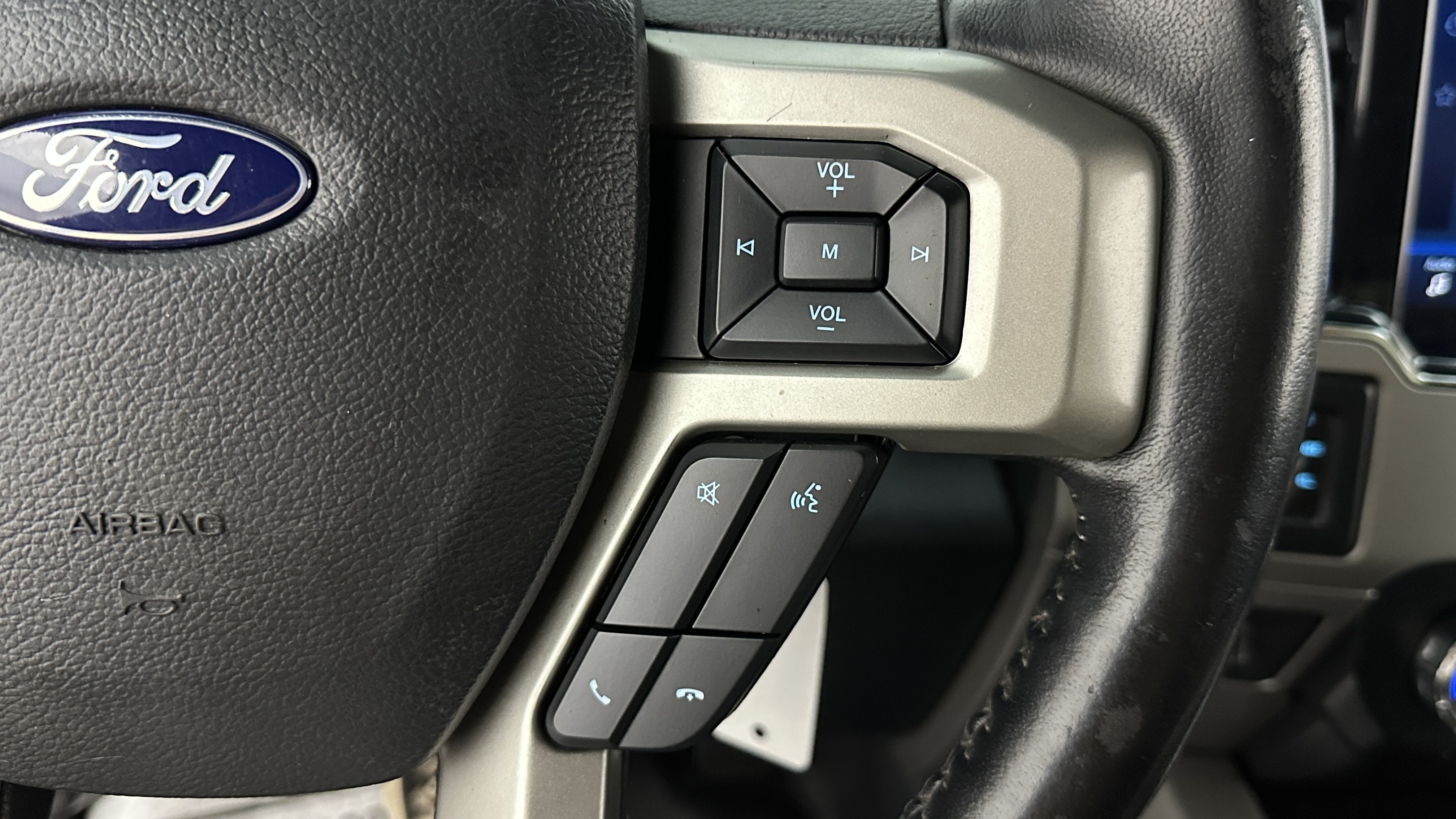 Used 2022 Ford F250 Lariat w/ Black Appearance Package AWD/4WD image 23