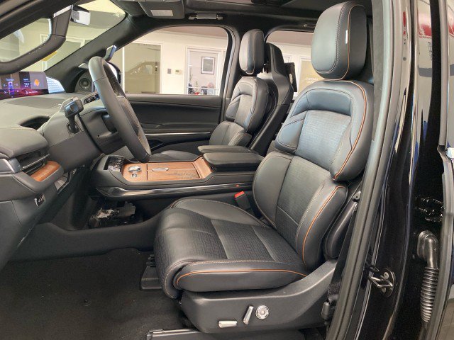 New 2025 Lincoln Navigator Black Label AWD/4WD image 21
