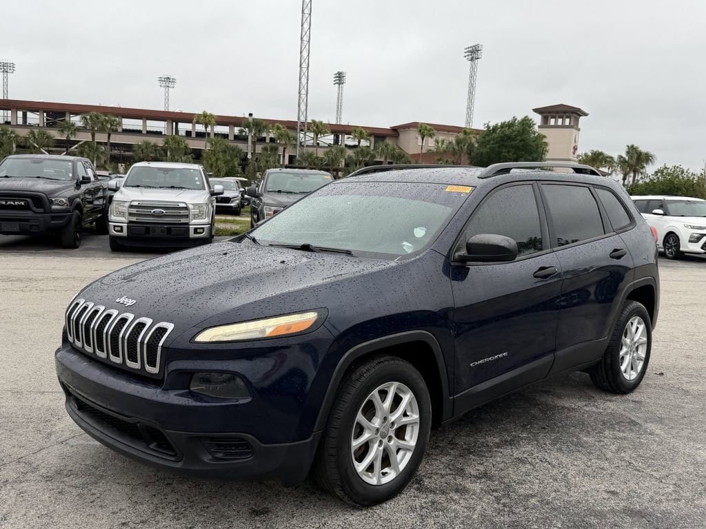 Used 2016 Jeep Cherokee Sport FWD image 9