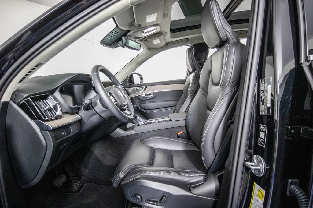 Used 2026 Volvo XC90 B6 Ultra w/ Lounge Package image 9