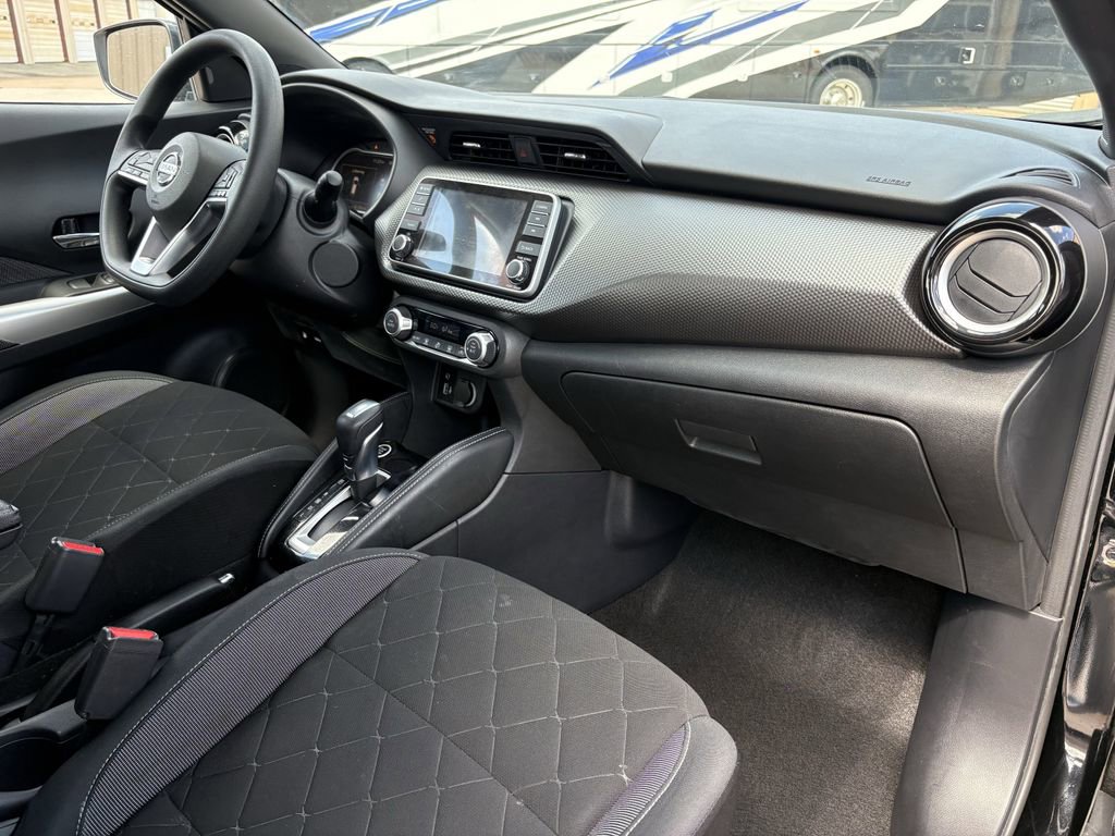 Used 2020 Nissan Kicks SV image 27