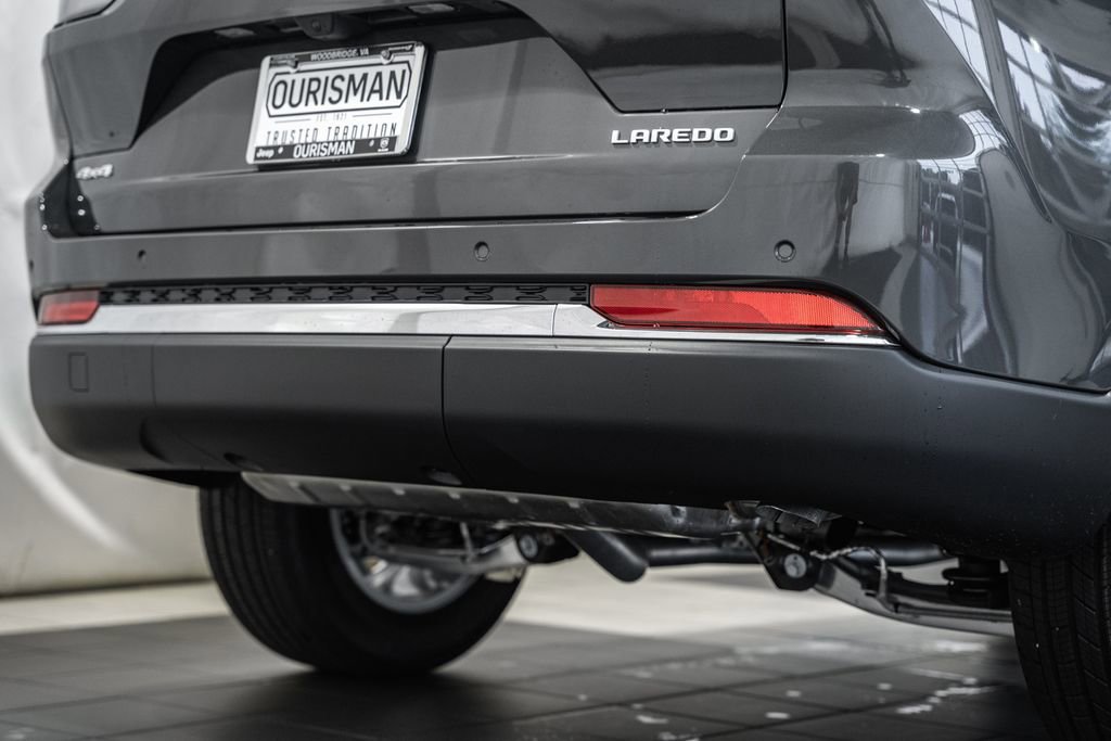 New 2025 Jeep Grand Cherokee Laredo X w/ Luxury Tech Group I image 8