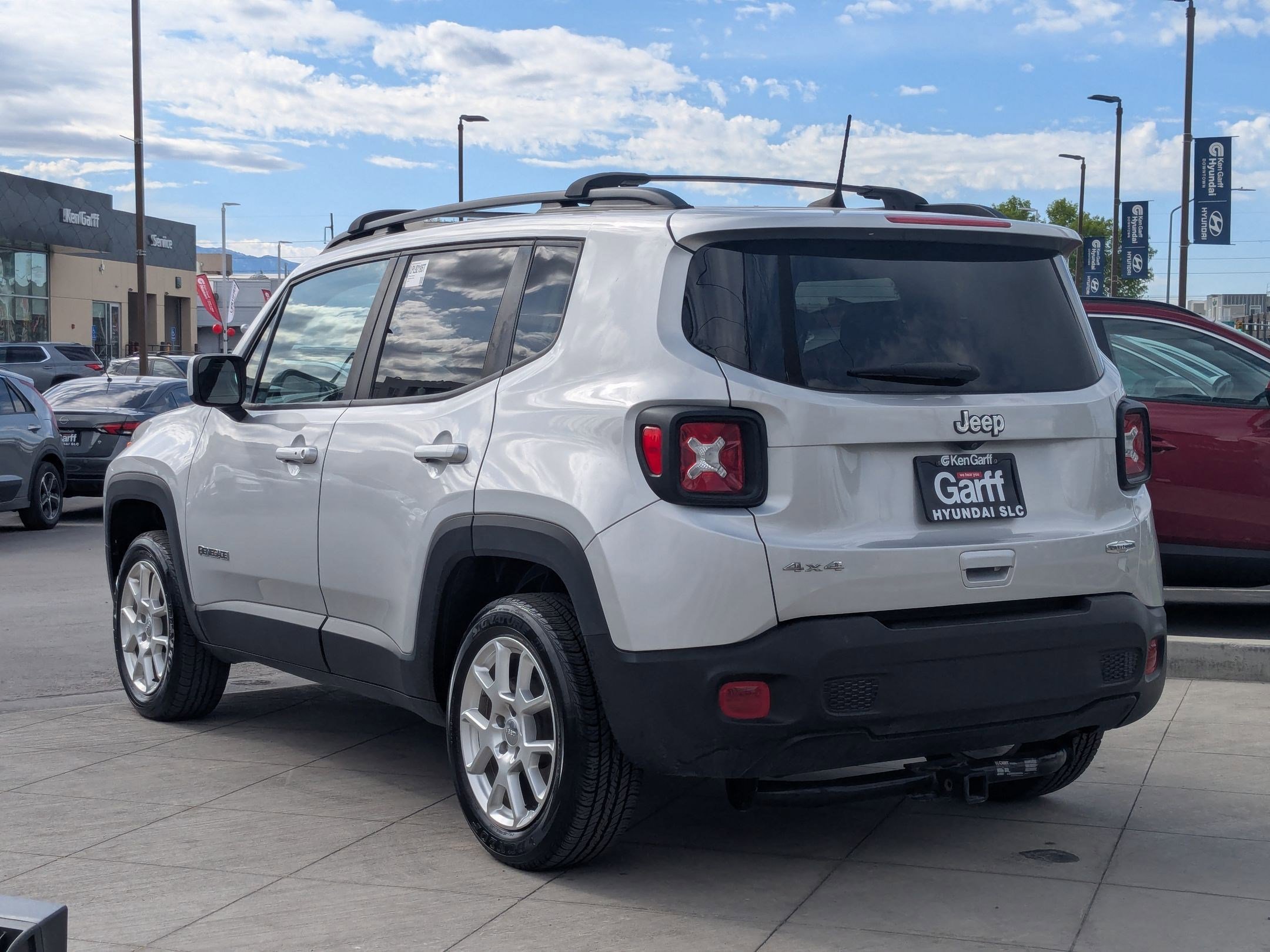 Used 2020 Jeep Renegade Latitude w/ Popular Equipment Group image 7