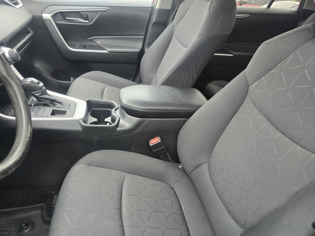 Used 2019 Toyota RAV4 XLE AWD/4WD image 23