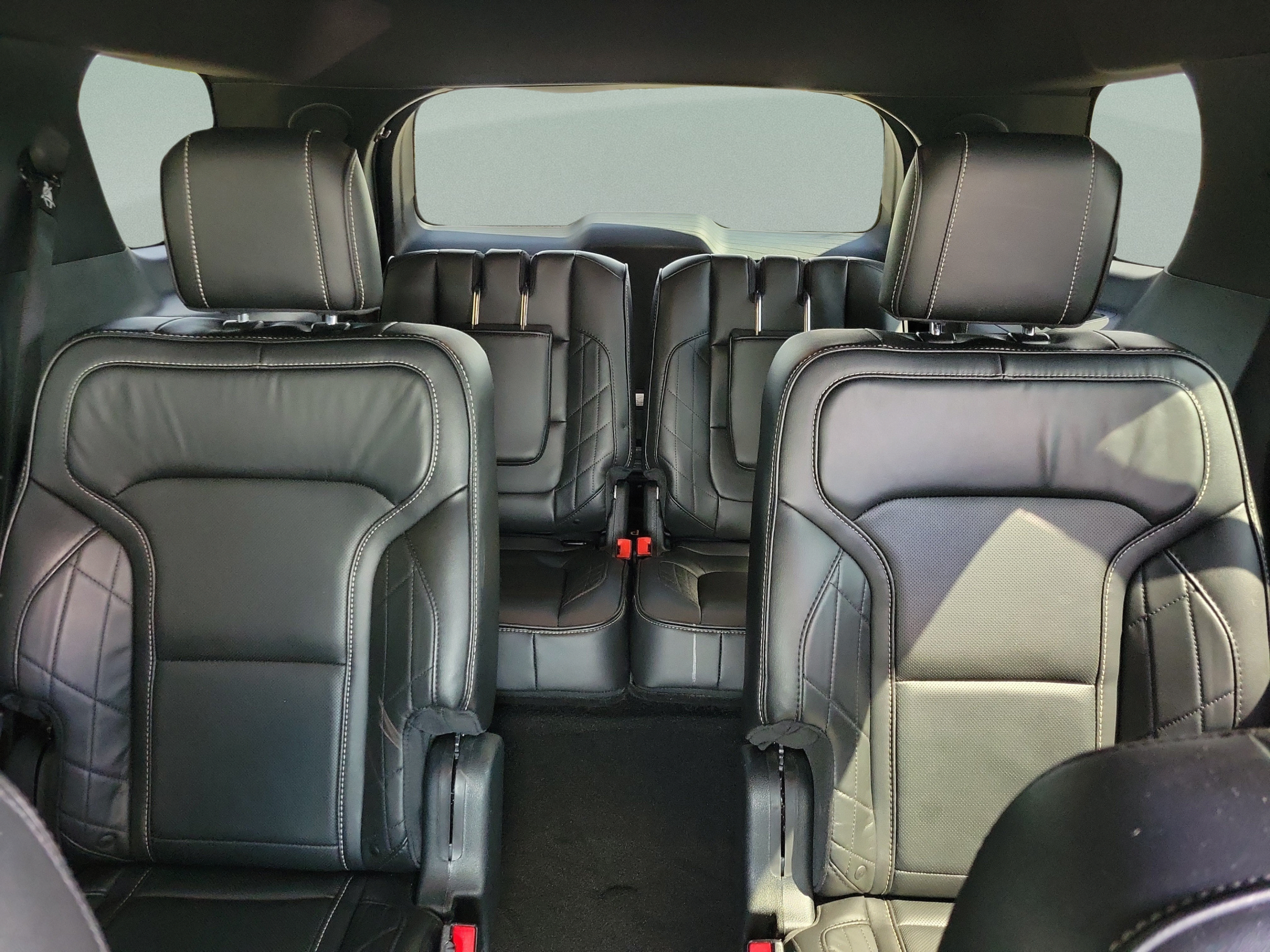 Used 2019 Ford Explorer Platinum AWD/4WD image 11