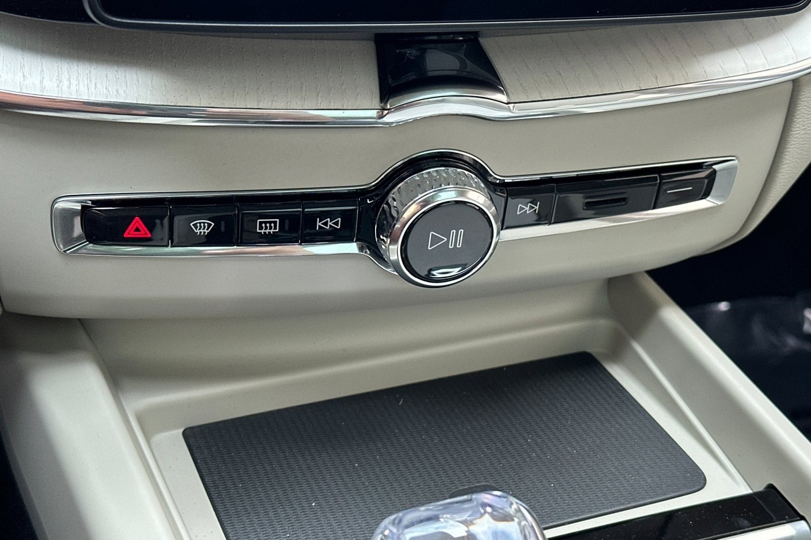 New 2026 Volvo XC60 B5 Ultra w/ Climate Package image 23