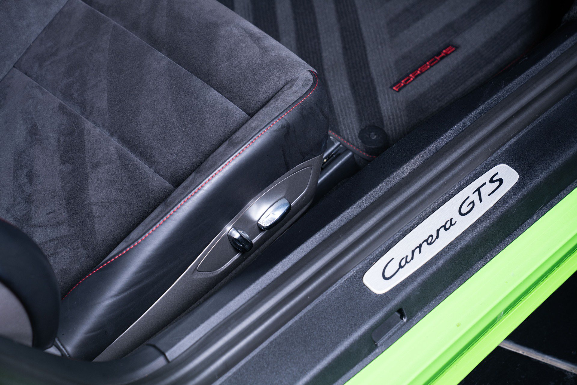 Used 2018 Porsche 911 Carrera GTS RWD image 28