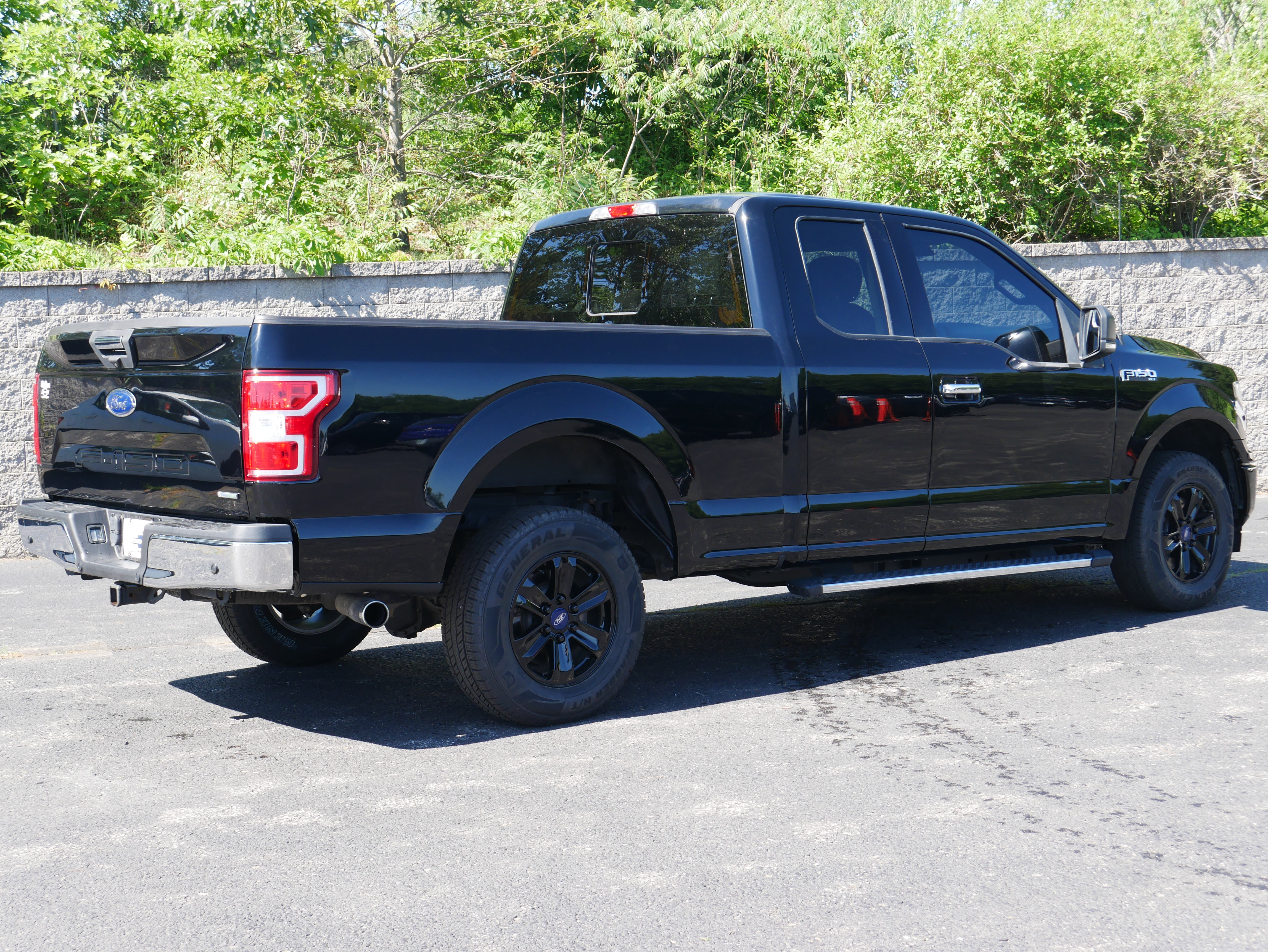 Used 2018 Ford F150 XLT w/ Equipment Group 302A Luxury AWD/4WD image 7