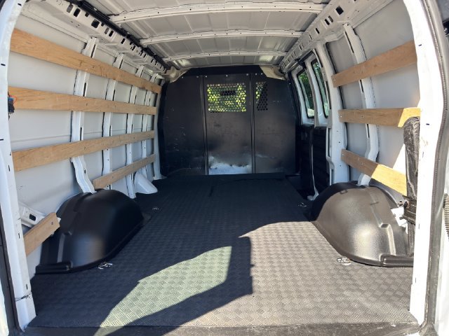 Used 2025 Chevrolet Express 2500 w/ Driver Convenience Package RWD image 22