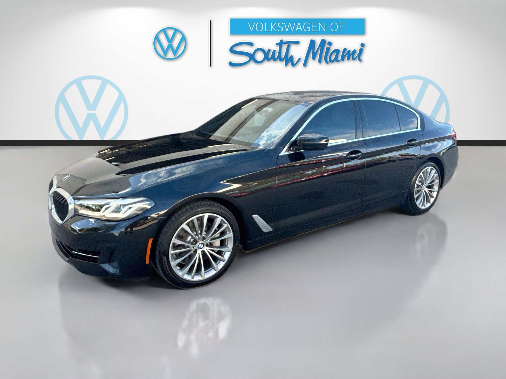 Used 2023 BMW 530i w/ Convenience Package RWD image 3