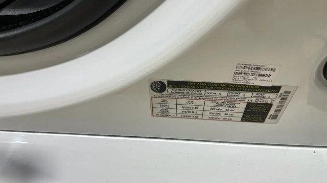 Used 2022 Jaguar XF R-Dynamic SE image 23