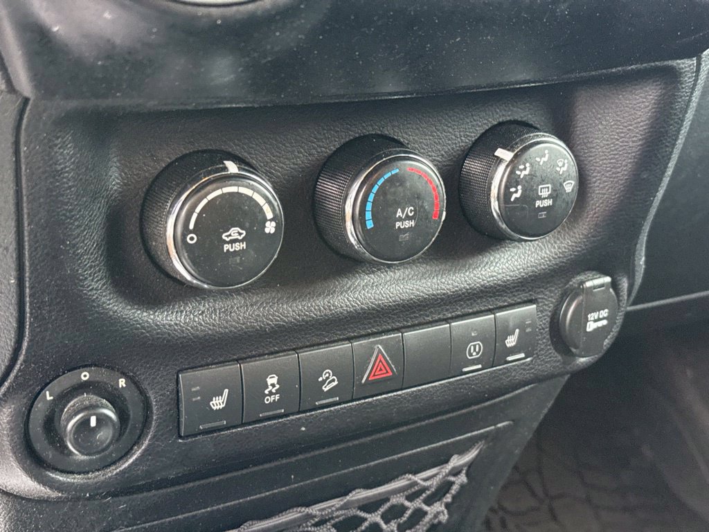 Used 2016 Jeep Wrangler Unlimited Sahara w/ Dual Top Group AWD/4WD image 15