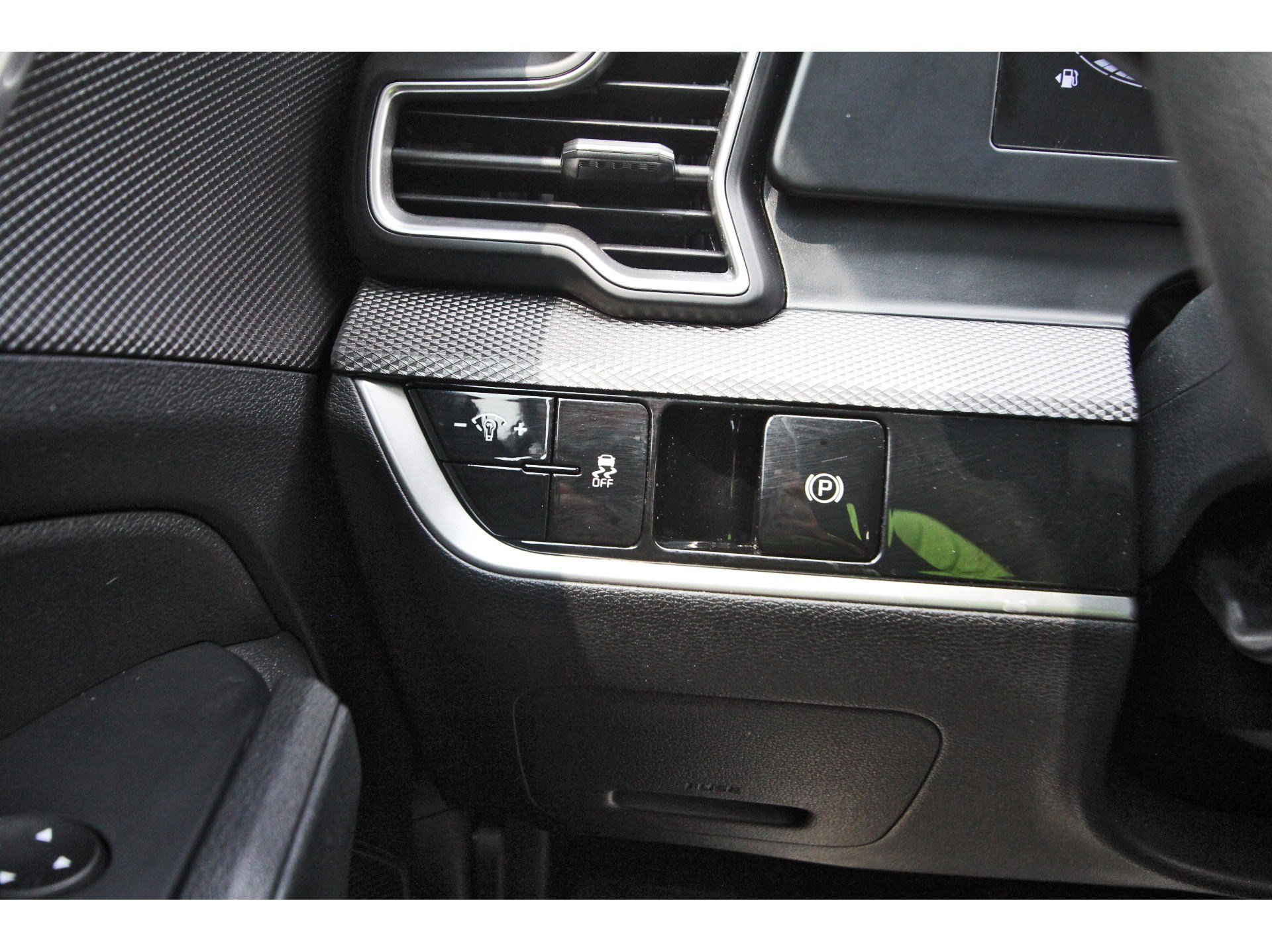 Certified 2025 Kia Sportage LX FWD image 22