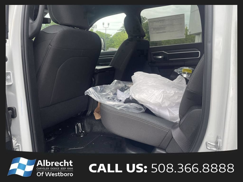 New 2026 RAM 3500 Big Horn AWD/4WD image 12