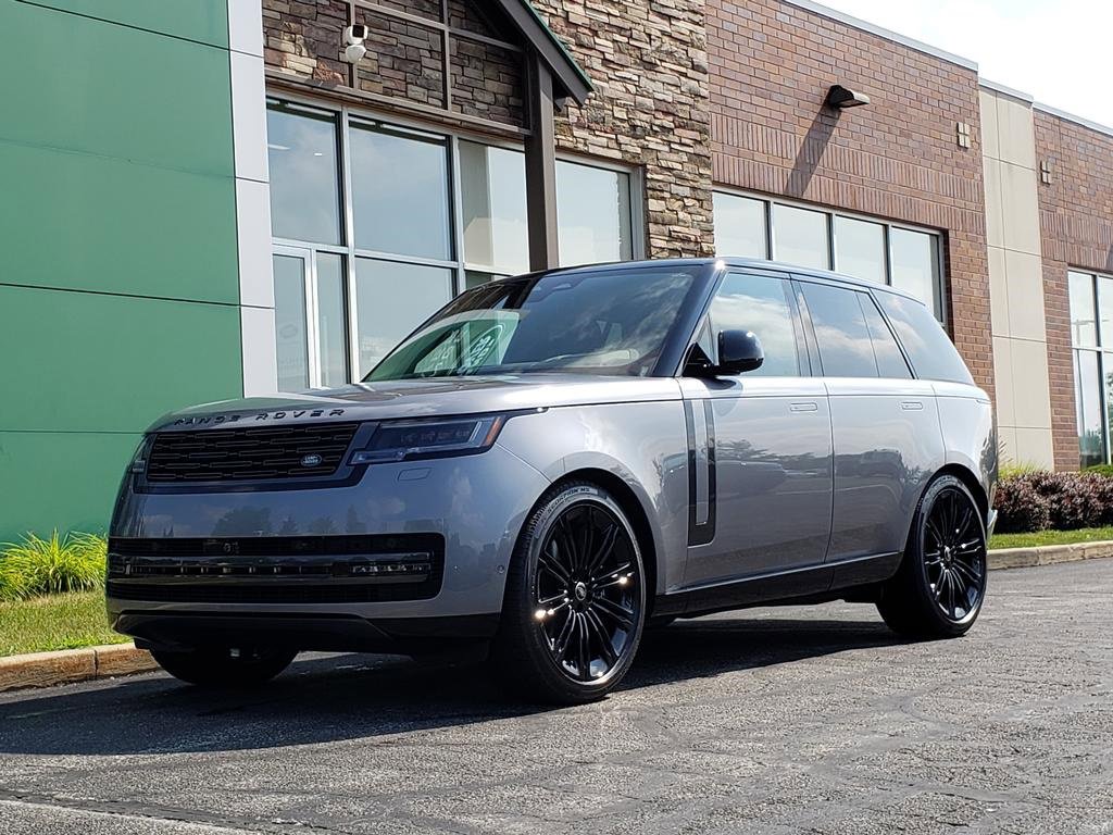 New 2025 Land Rover Range Rover SE