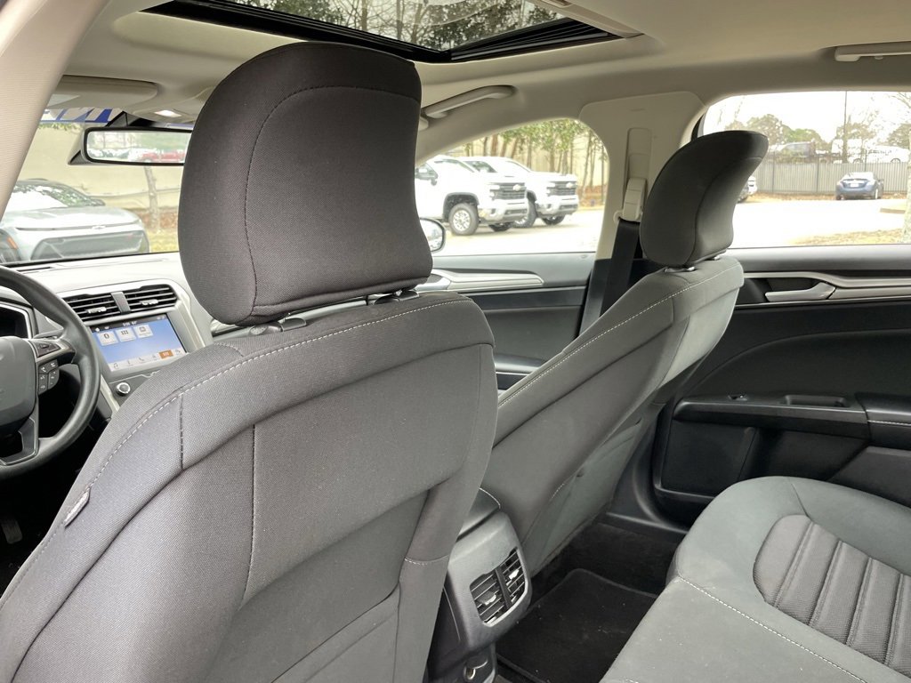 Used 2019 Ford Fusion SE image 26