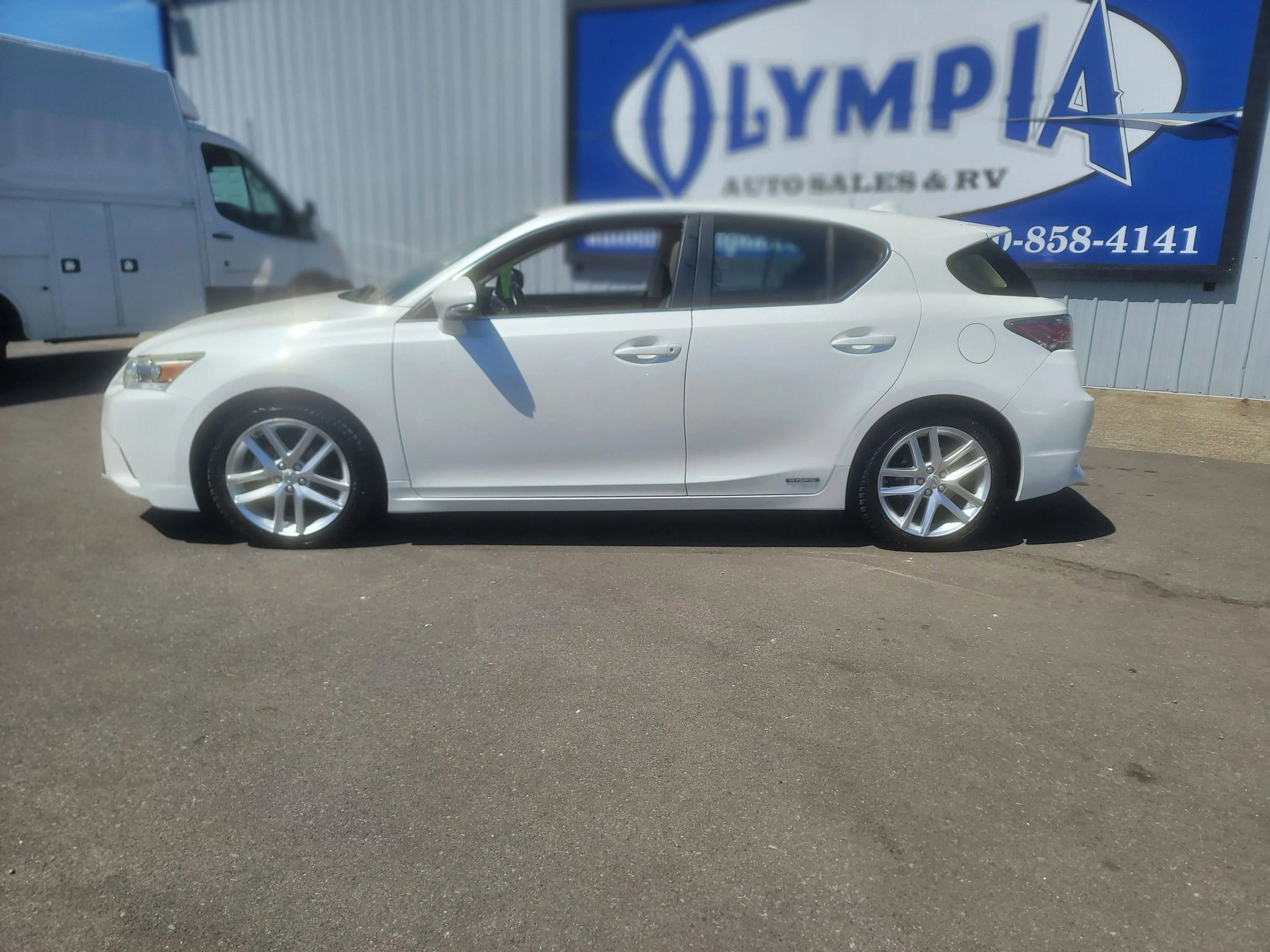 Used 2014 Lexus CT 200h FWD image 23