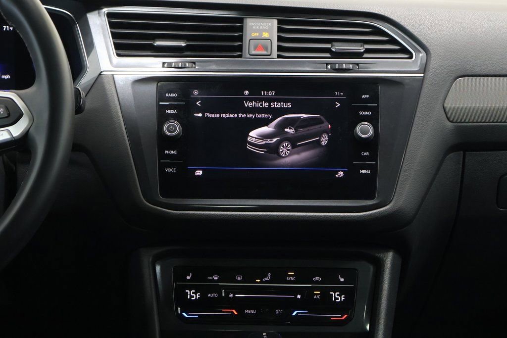 Used 2022 Volkswagen Tiguan SE w/ Panoramic Sunroof Package image 19