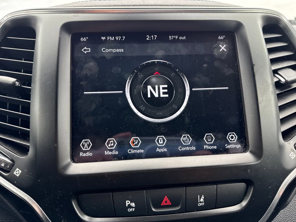 Certified 2021 Jeep Cherokee Latitude Lux w/ Comfort/Convenience Group AWD/4WD image 23
