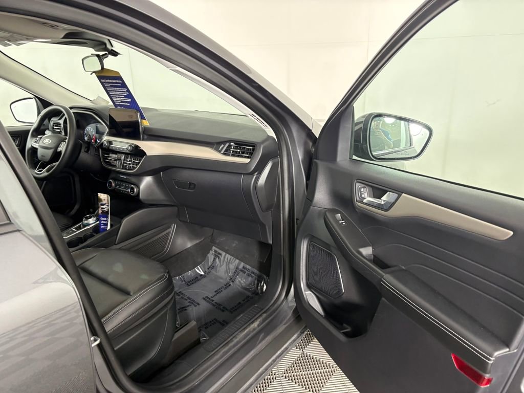 Certified 2022 Ford Escape SEL image 36