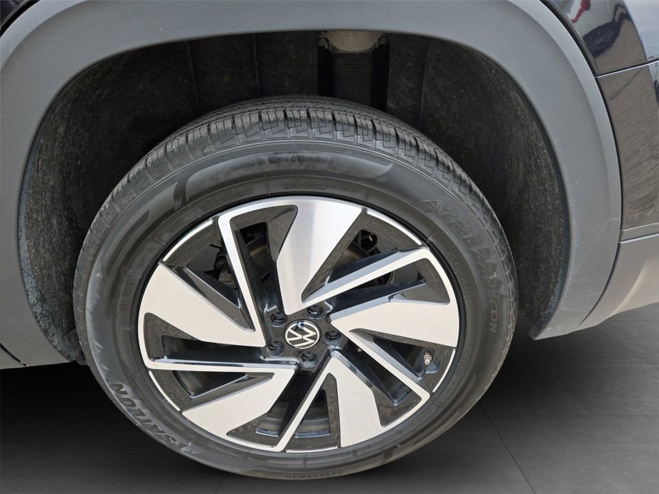 Used 2024 Volkswagen Atlas SE image 33