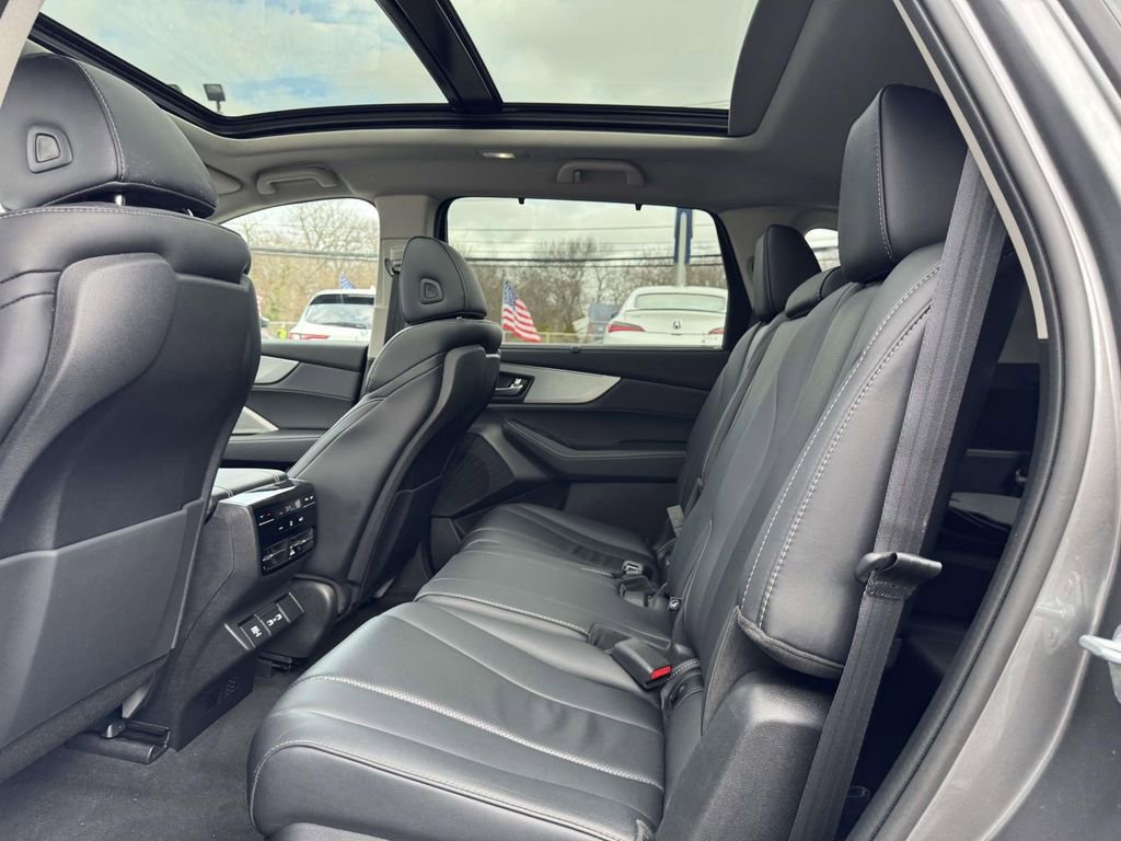 Certified 2023 Acura MDX SH-AWD w/ Technology Package image 10