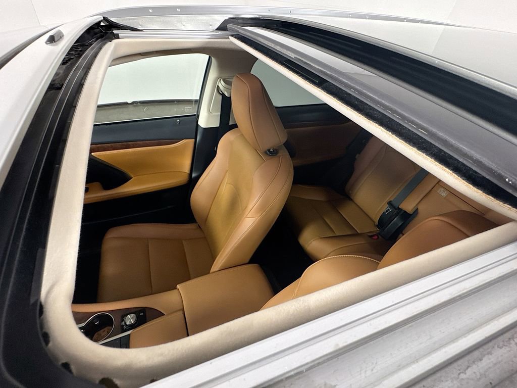 Used 2021 Lexus RX 350L FWD w/ Premium Package image 26