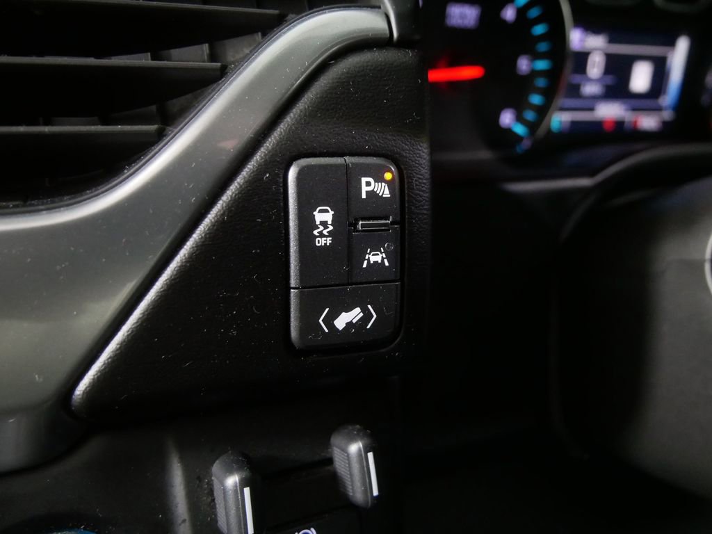 Used 2020 Chevrolet Suburban LT image 18