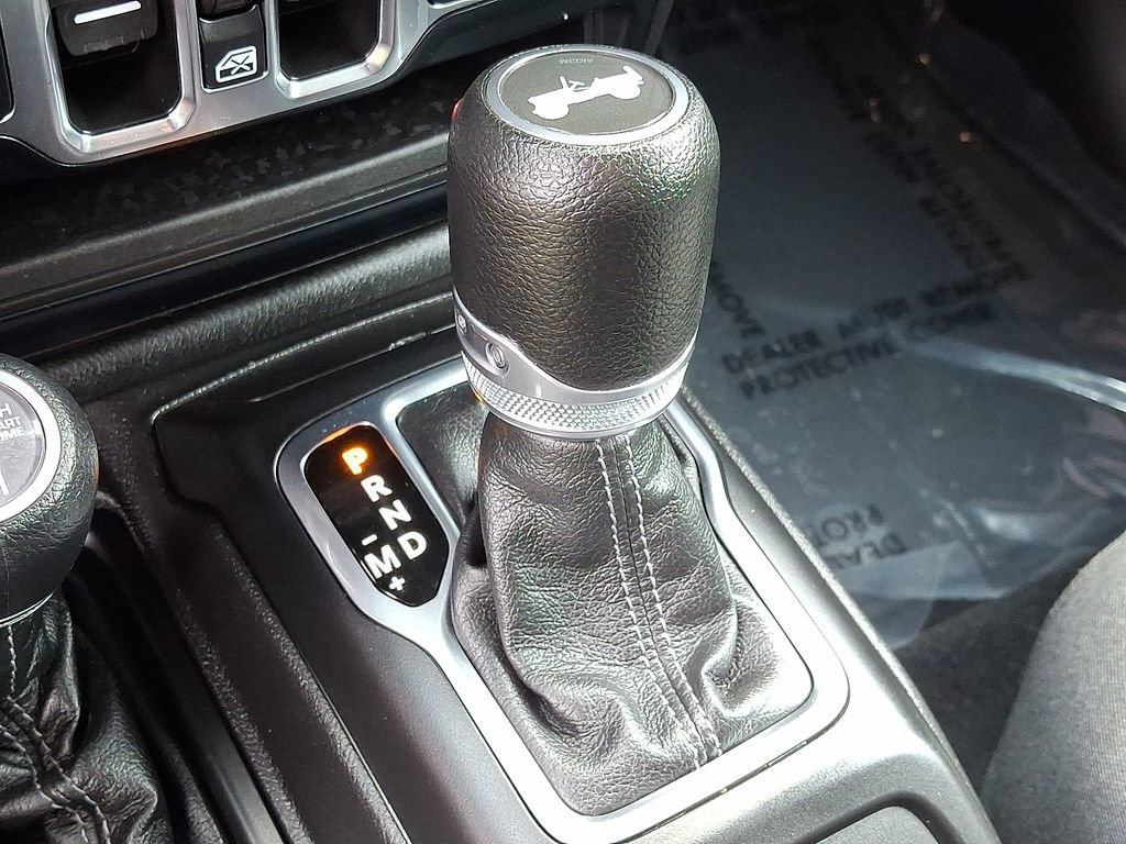 Used 2024 Jeep Wrangler Unlimited AWD/4WD image 14